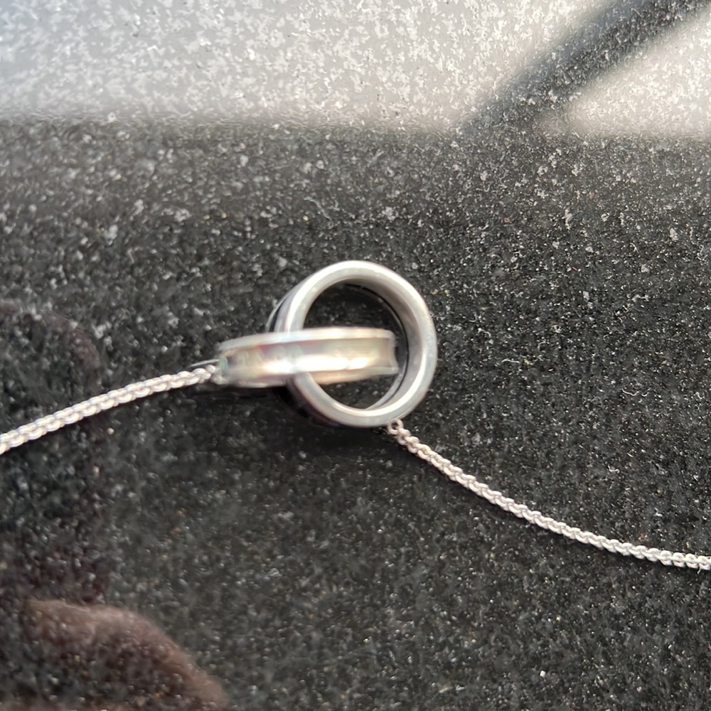 Sterling Silver Interlocking Circles Pendant. - image 5